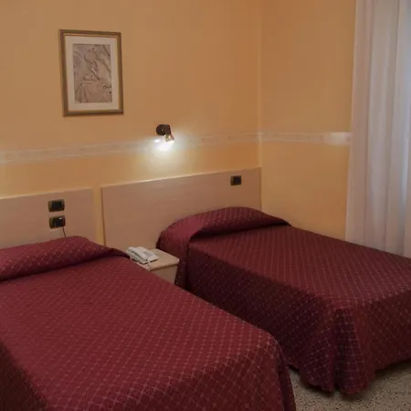 Casa La Salle - Casa Religiosa Affittacamere 3*