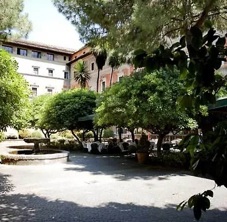 Columbus Hotel 4*