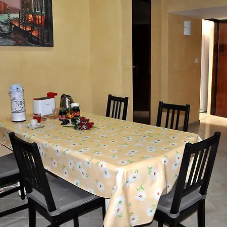 Friend House Rome