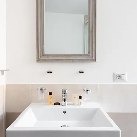 Apartment Suityrhome Rionemonti56