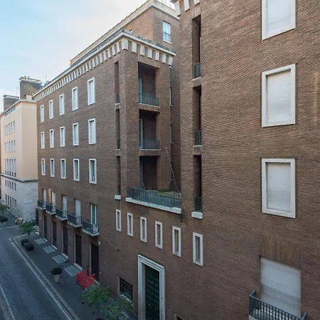 Apartment Ara Pacis Luxury By Caprirooms Rome
