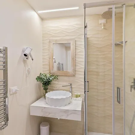 Cavour 2* Rome