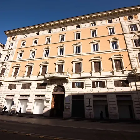 Navona Queen Rooftop 2*