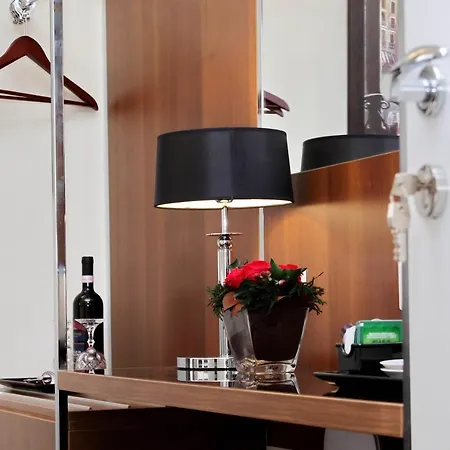 فندق مبيت وإفطار Piazza Venezia Grand 2*