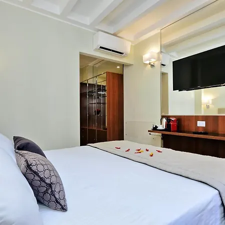 Piazza Venezia Grand فندق مبيت وإفطار