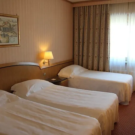 Hotel Beverly Hills 4*