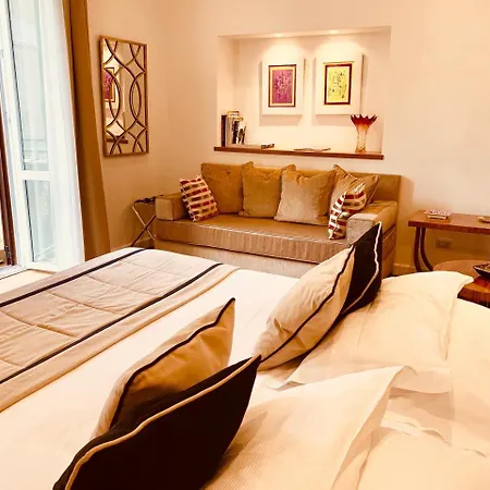 900 Piazza Del Popolo Bed & Breakfast