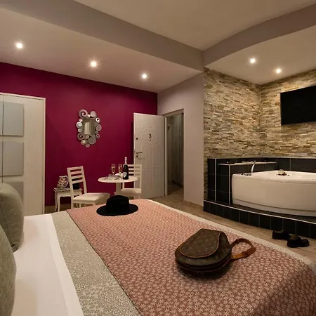 Five Guest house 2*