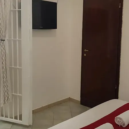 Friend House Rome