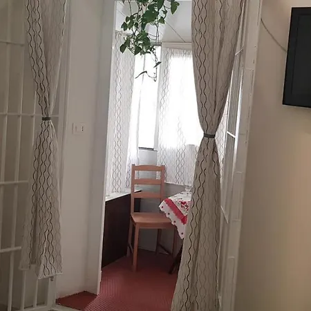 Friend House Rome