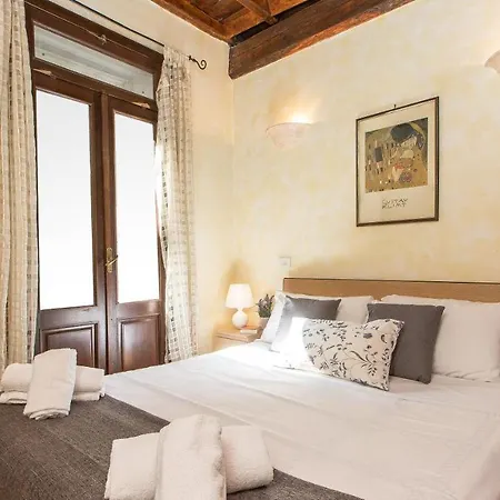 Rental In Rome Luce Apartment Apartment