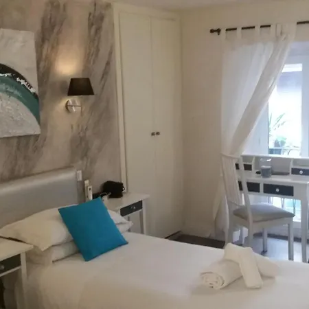 Delsi Pantheon Guest house