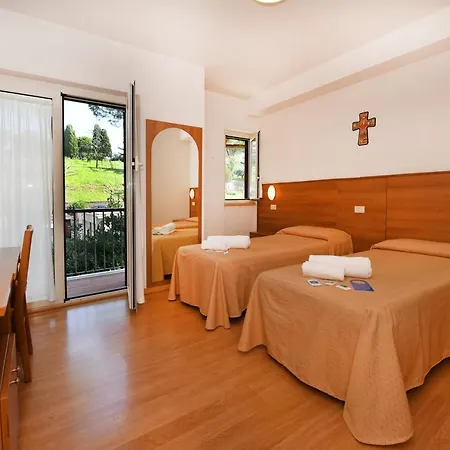 Hotel Divino - Casa Del Pellegrino 3*