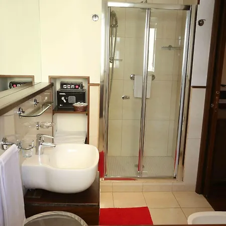 Al Colonnato Di San Pietro Bed & Breakfast 3*