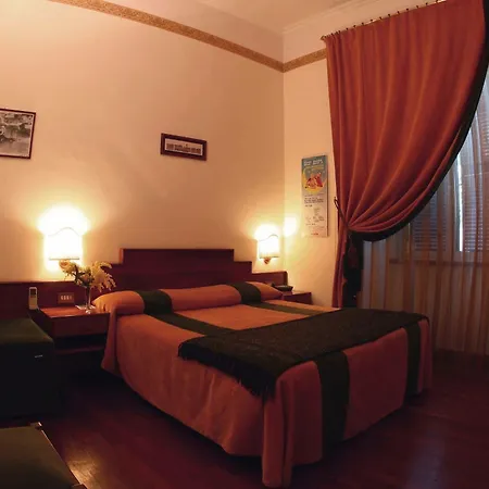 Al Colonnato Di San Pietro Bed & Breakfast 3*