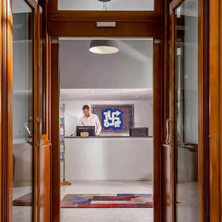 Hotel Primus 3*
