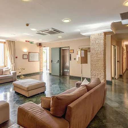Hotel Romoli 3*
