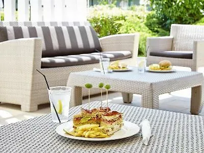 מלון Crowne Plaza St. Peter's By Ihg 4*