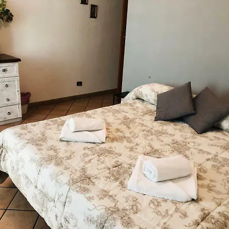 Parisa Guest house 2*
