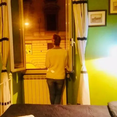 Parisa 2* Rome