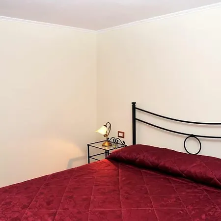 Rupe Antica Couette-café 3*