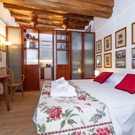 Campo De' Fiori Cozy Nest Рим