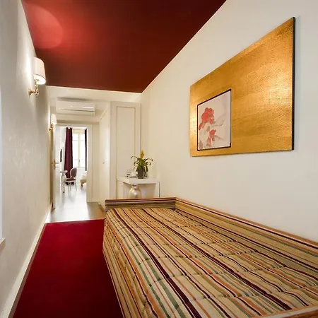 Penzion Residenza Frattina 2*
