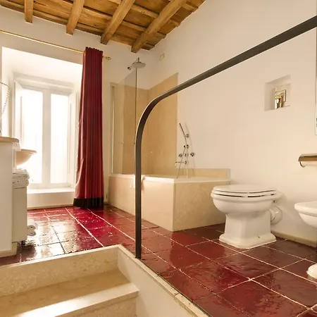 Residenza Frattina 2*
