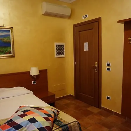 Maryelen Hotel 2*