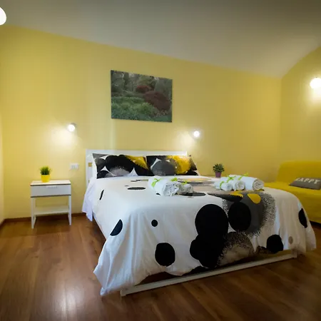 Bed & Breakfast Candia House