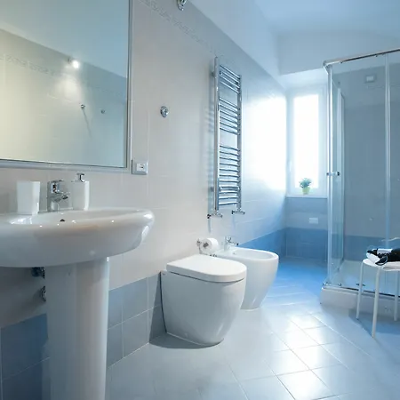 Candia House 3*