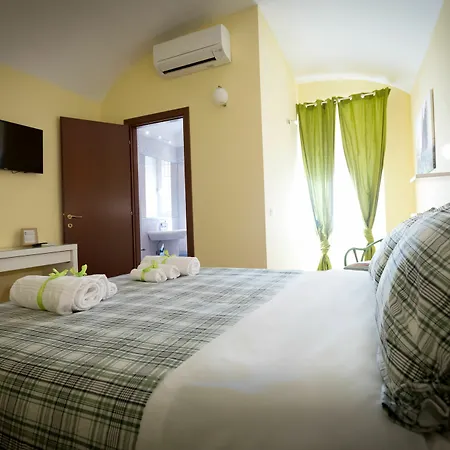 Candia House 3* Roma