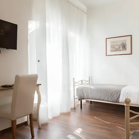 Guest house Donna Margherita & 3*