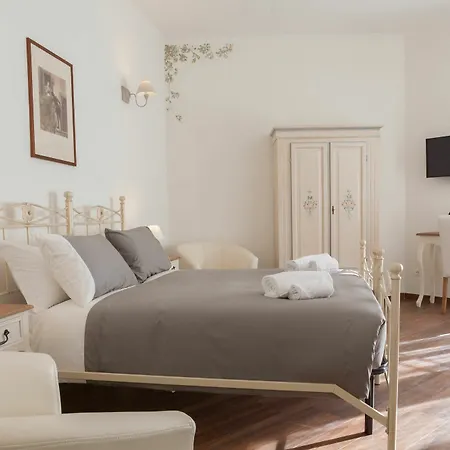 Donna Margherita & Guest house Rome