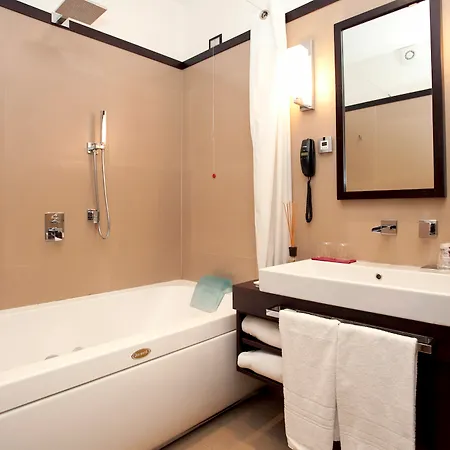 Les Fleurs Luxury House 3*