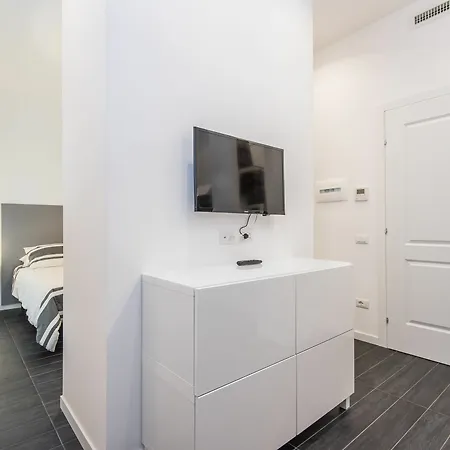 Vatican City Suites By Hili Apartment