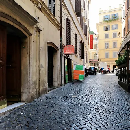 Unique Spanish Steps Apartment Rome