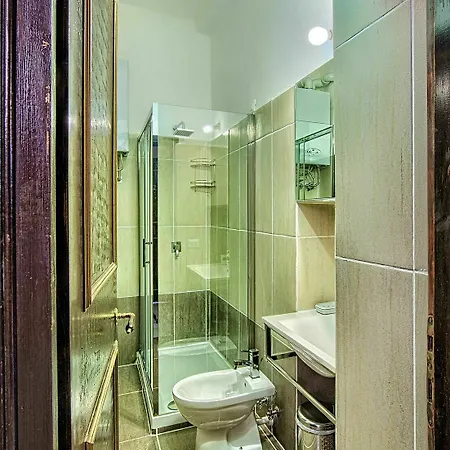 Unique Spanish Steps Apartment Rome