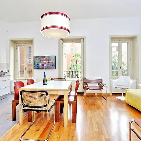 Unique Spanish Steps Apartment