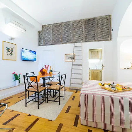 Aparthotel Babuino 79 2*