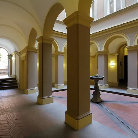 Unique Spanish Steps Apartment Rome