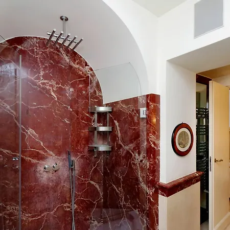 Unique Spanish Steps Apartment Rome