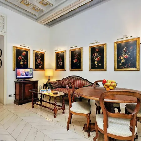 Unique Spanish Steps Apartment *