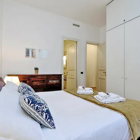Unique Spanish Steps Apartment *