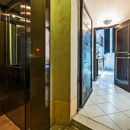 Unique Spanish Steps Apartment
