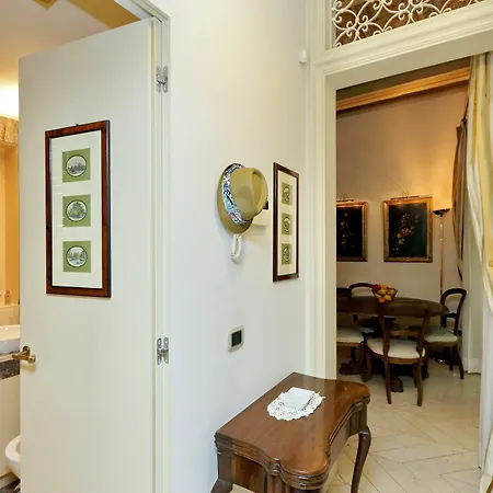 Unique Spanish Steps Apartment