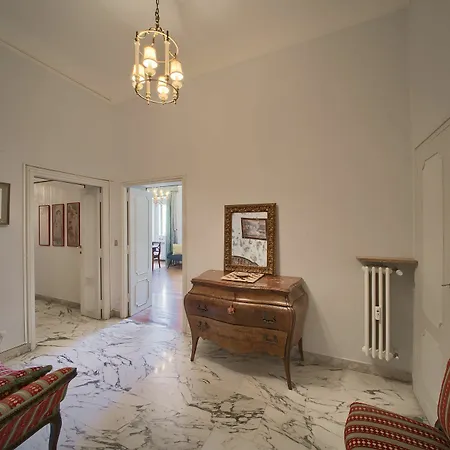 Unique Spanish Steps Apartment