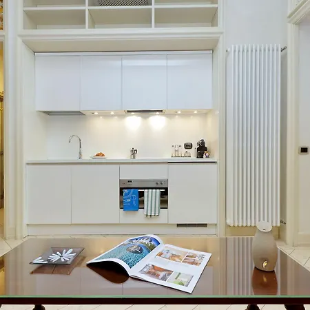 Unique Spanish Steps Apartment *