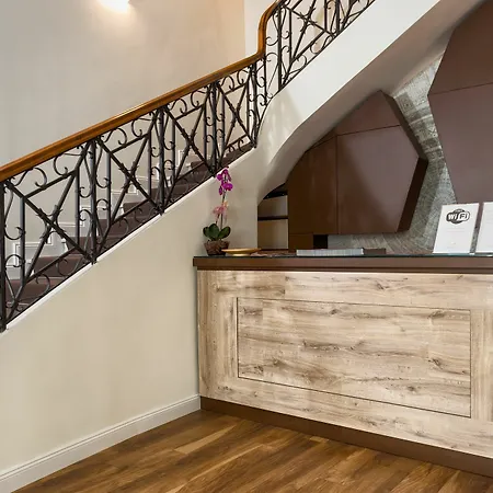 L'obelisque Maison De Luxe