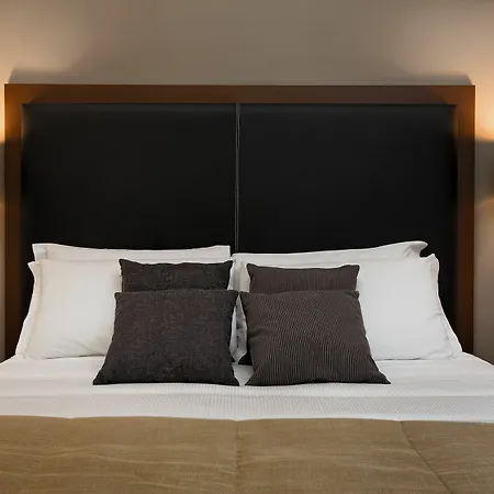 L'obelisque Maison De Luxe 2*